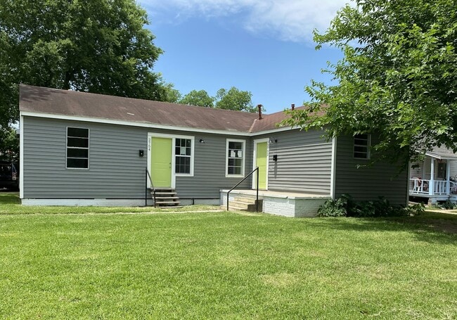 Photo - 2754 Foster St