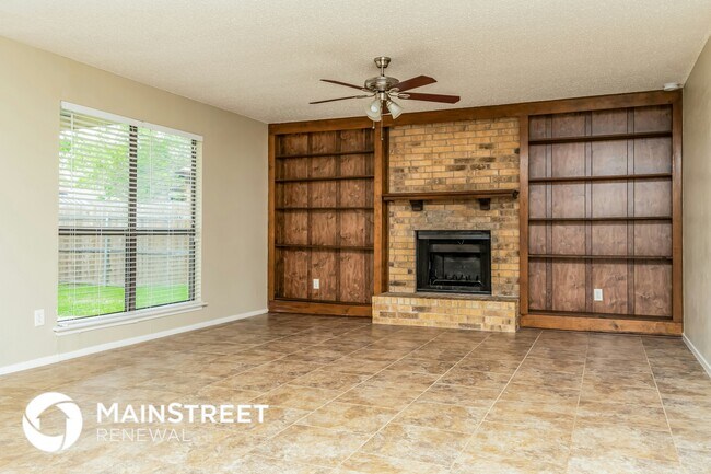 Photo - 2437 Channing Dr