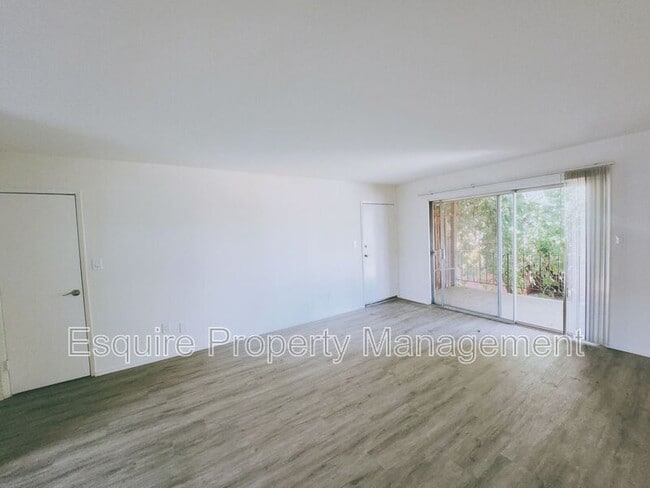 Photo - 2064 N Ventura Rd Unit #4