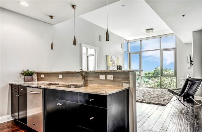 Photo - 905 Juniper St NE Unit 802