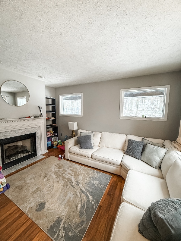 Photo - 102 Longfellow Close