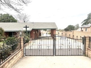 Building Photo - 1010 Douglas St