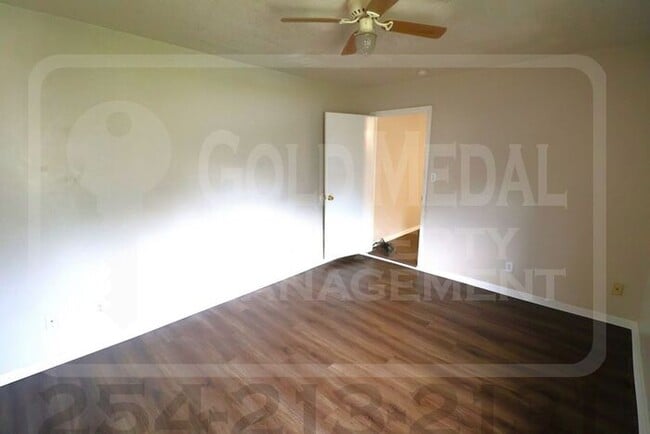 Photo - 1706 Cole St