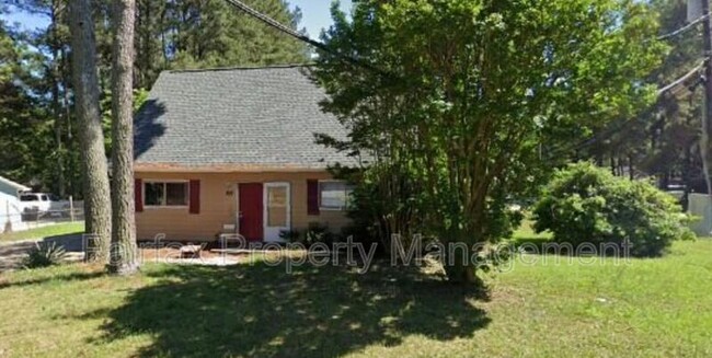 Building Photo - 800 Belvin Ave Rental