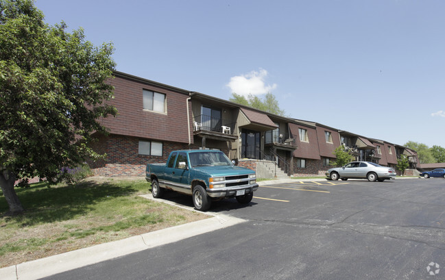 Elkhorn Apartments - Elkhorn Apartments