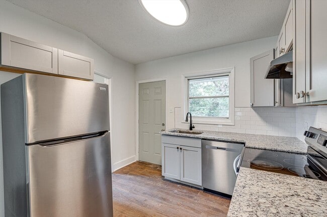 Photo - 5004 Club Dr