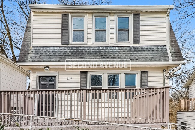 Building Photo - 3157 Sunshine Ave