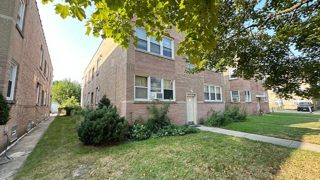 Photo - 2739 W Catalpa Ave Unit 2W
