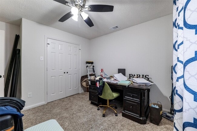 Photo - 916 Clover Hill Ln