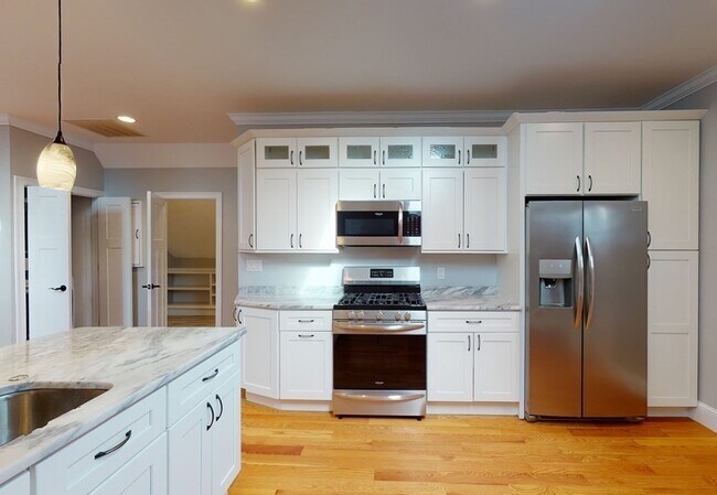 Photo - 162 Bridge St Unit 3