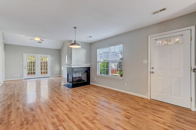 Photo - 35 Cambridge Oak Cir