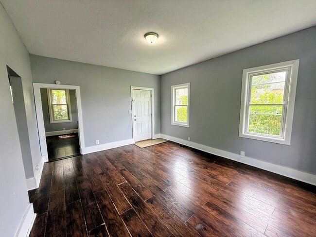Photo - Large 4 bedroom home available for rent - Canton NE