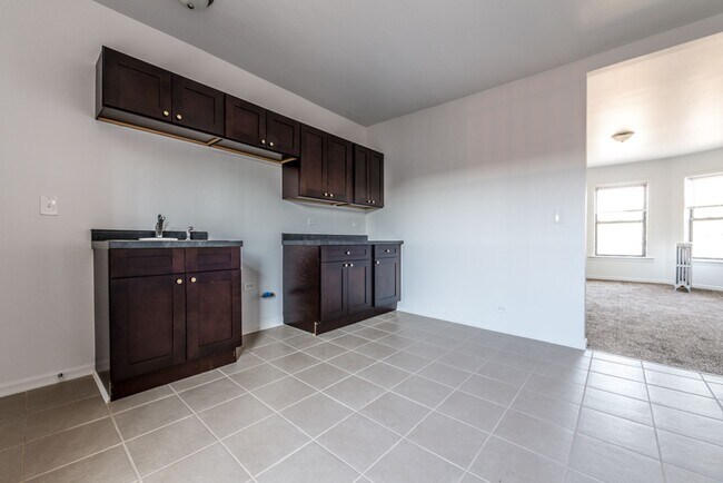 Photo - 330 N Pine Ave Chicago, IL 60644