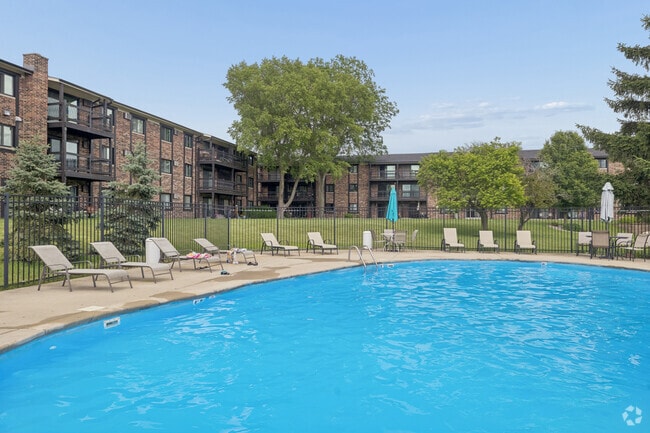 Piscina - Highbranch Apartments