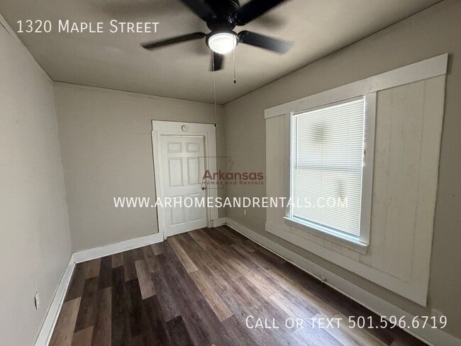 Photo - 1320 Maple St