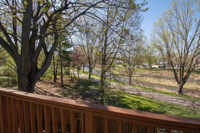 Photo - 420 8th Ave SE Unit # 2