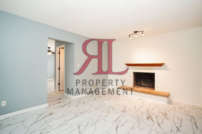Photo - 3501 Woodlawn Ave