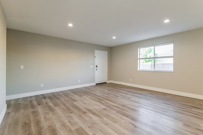 Photo - 1079 Harpy Eagle Ave