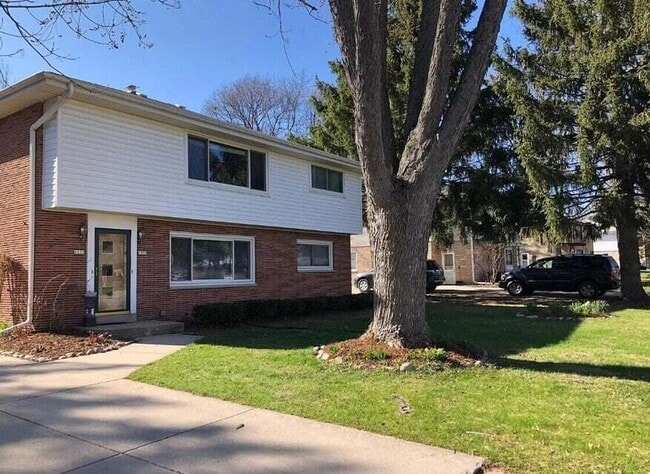 Photo - 1531 N 116th St