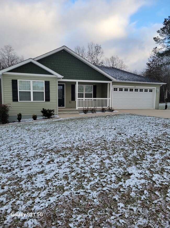 103 Farmington Ln