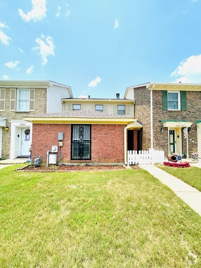 Building Photo - ** 3 bed 2 bath located off Vaughn Road **... Rental