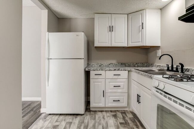 Photo - 3307 Wood Ave