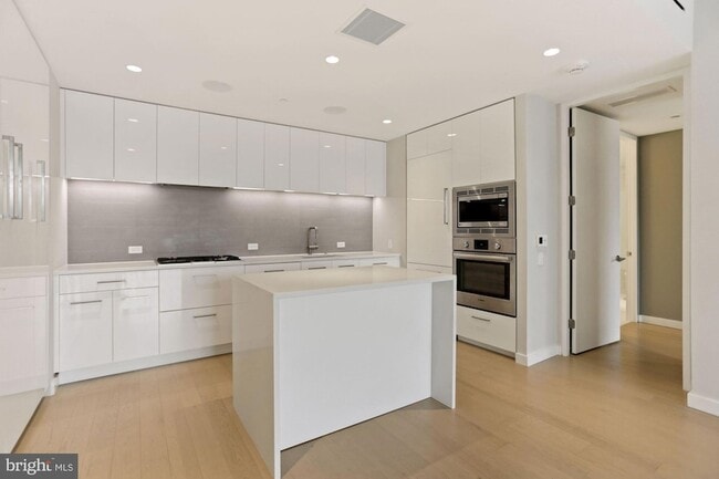 Photo - 1111 24th St NW Unit 85