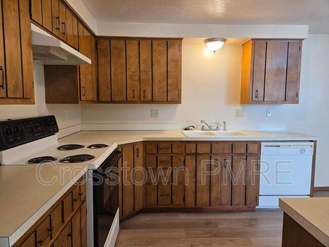 Photo - 1012 N Van Buren Ave