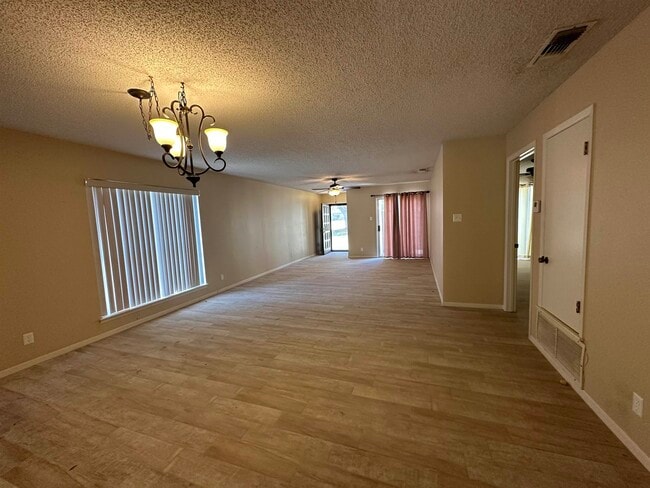 Photo - 100 Royal 16A Way