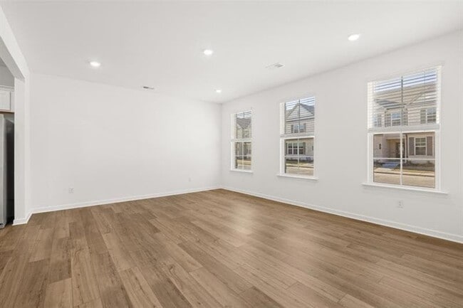 Photo - 84 Smithwood Dr
