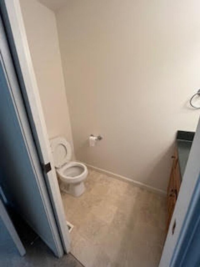 Photo - 487 Sparrow Way Unit A