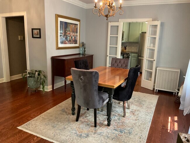 Building Photo - 825 Forest Ave Unit 2W Rental