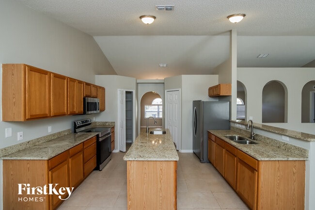 Photo - 1338 Pakenham St NW