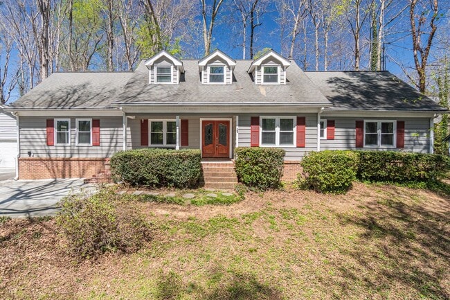 Building Photo - Discover this spacious 5-bedroom, 3-bath home in a highly sought after area in Roswell, GA, with ...