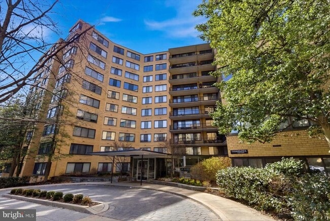 Building Photo - 4740 Connecticut Ave NW Unit 706