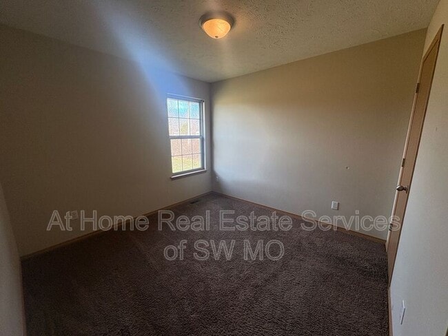 Photo - 1270 N Northwood Ave