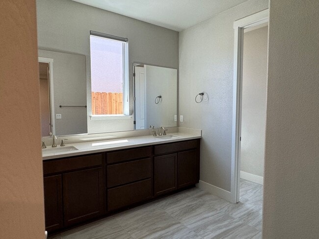 Photo - SINGLE STORY | 4 -bedrooms |3 baths | 1877...