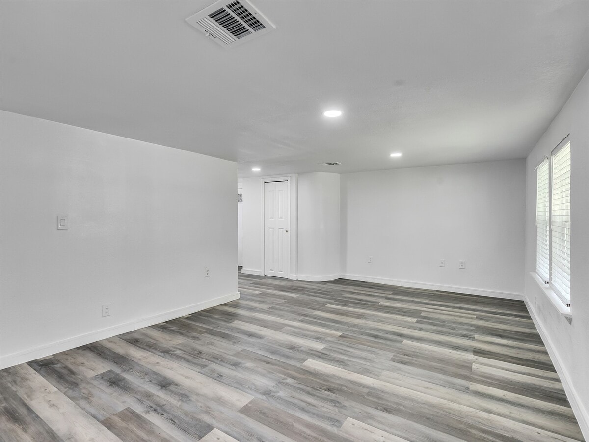 Photo - 7812 Cora St