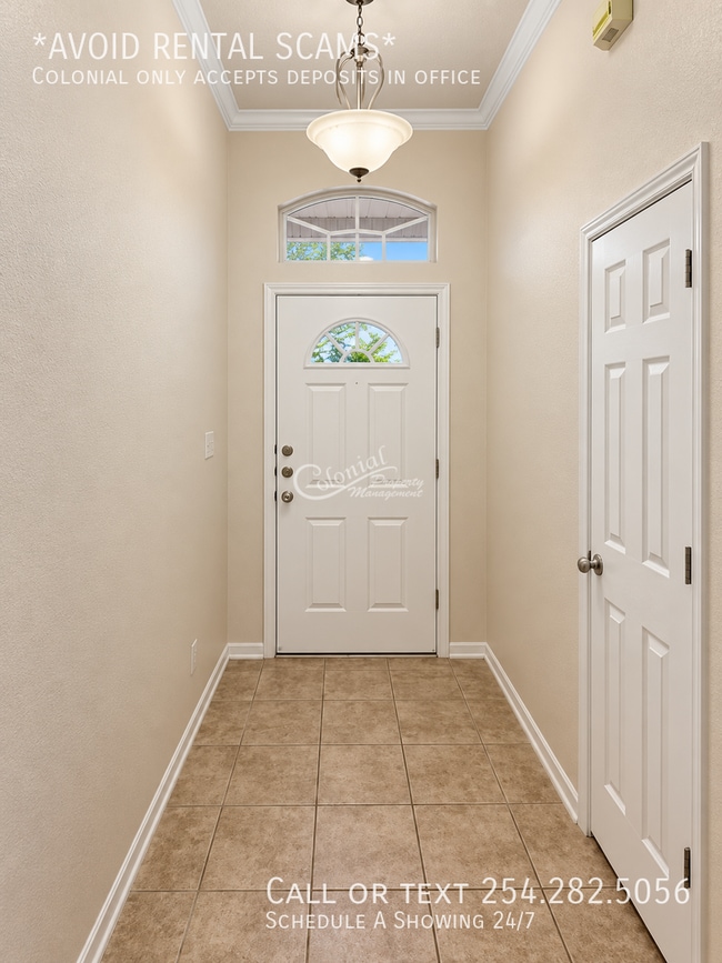 2405 Wisteria Ln