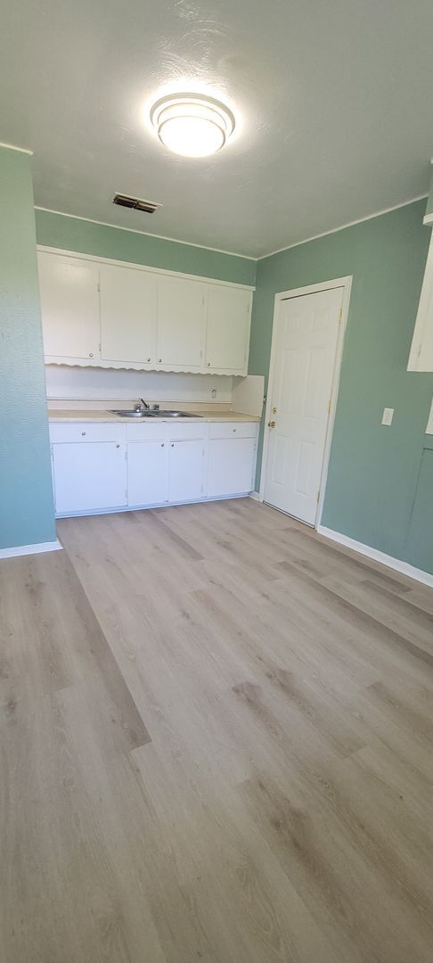 Photo - Adorable 3 bedroom/1 bath house with Centr...