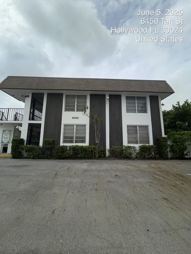 Taft Plaza Apartments - Taft Plaza Apartments