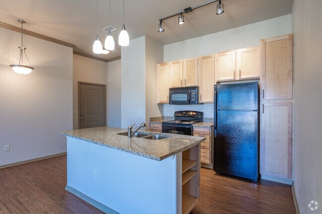 1BR, 1BA - 820 SF