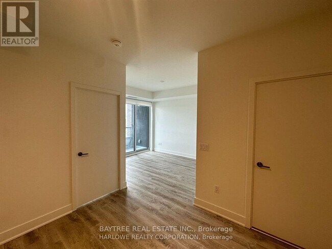 Photo - 185 Deerfield Rd Unité 313