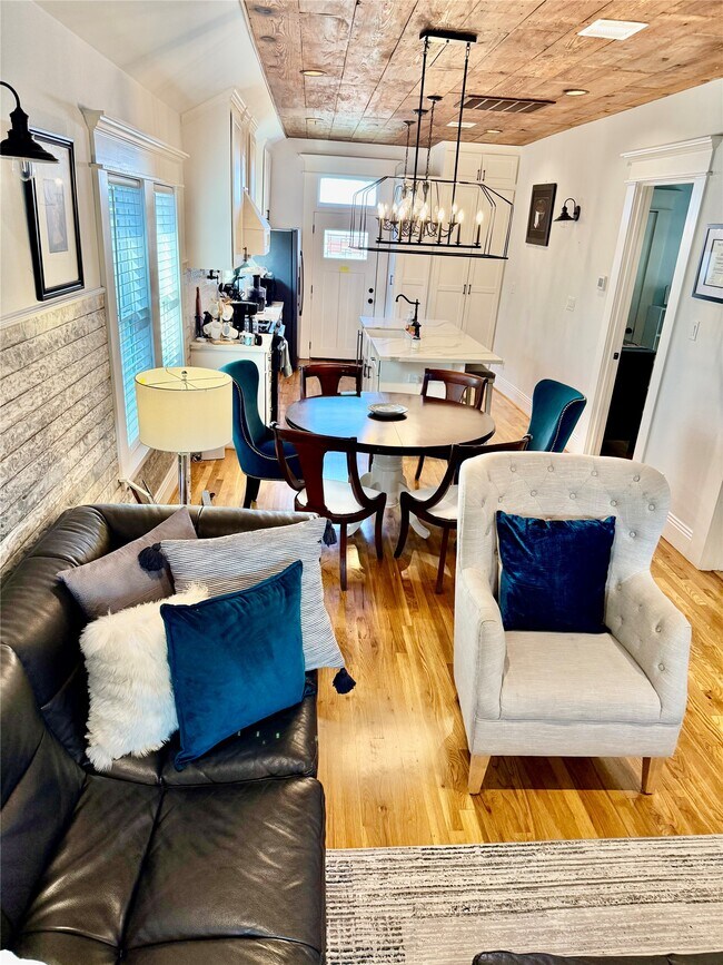 Photo - 1406 Edwards St