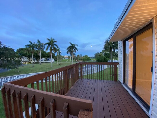 Photo - 629 Executive Center Dr