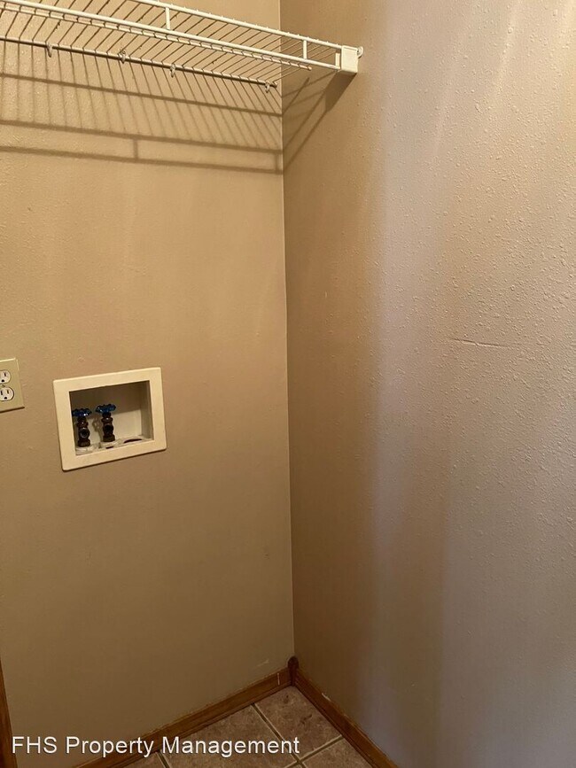 Photo - 3 br, 2 bath House - 802 S Canton Ave