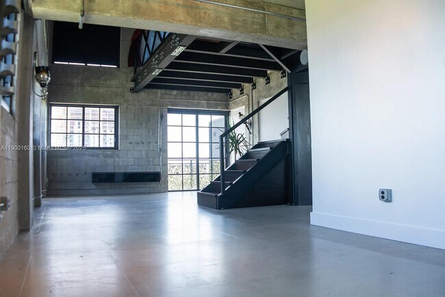 Photo - 1749 NE Miami Ct Unidad 510