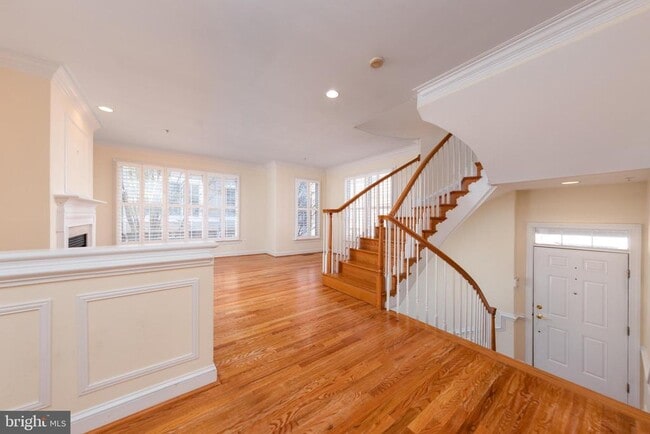 Photo - 1308 McLean Crest Ct