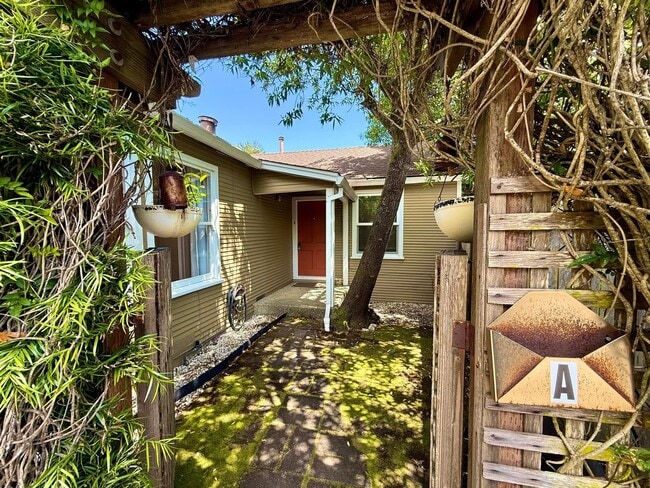 Building Photo - 534 Northern Ave Unit #A