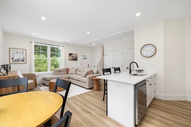 Photo - 50 S County Trail